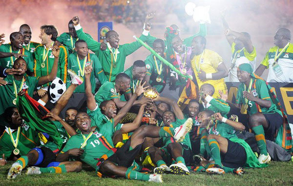 篮球NBA球队教练讨论轮换阵容