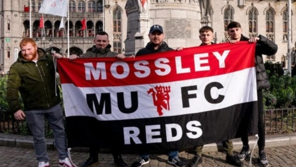 山东泰山选择韩鹏执教，凭借其责任感和团队精神，重燃球队斗志，提升士气，取得进步。