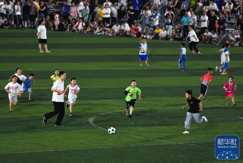 法兰克福1-1沃尔夫斯堡，岑特破门，巴舒亚伊点射绝平