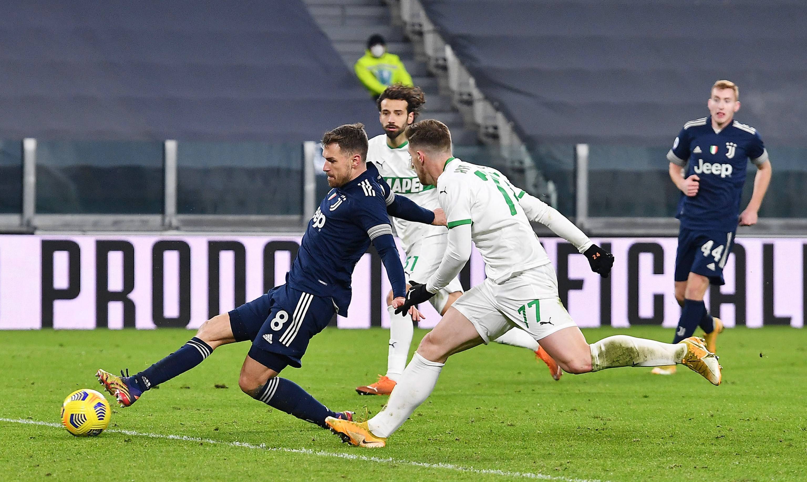 詹姆斯谈对阵独行侠：感受当然不一样，对面都是老队友和教练